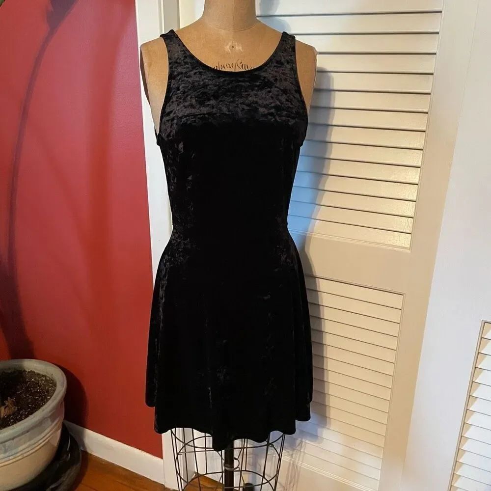 H&M | black velvety open back mini dress 8 NWT $13